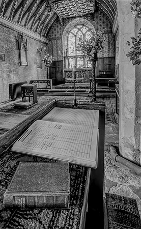 Church HDR mono no chairs